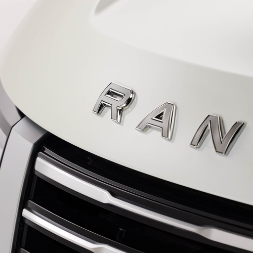 2026 Land Rover Range Rover SV Pearl Luster Exterior